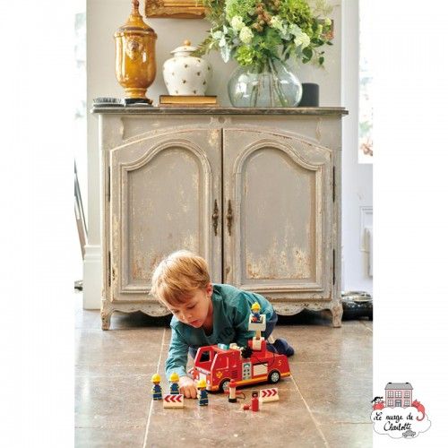 Fire Engine - TLT-8367 - Tender Leaf Toys - Figures and accessories - Le Nuage de Charlotte