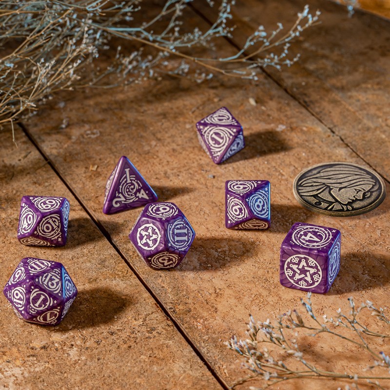 Set de dés The Witcher - Yennefer - Lilas et groseilles [7 dés] - QWO-SWYE03 - Q Workshop - Dés, sacs et autres accessoires -...