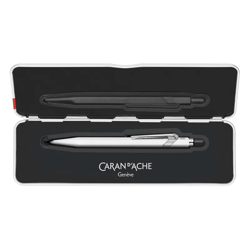 Caran d'Ache - Stylo Bille 849 POPLINE Blanc avec Étui - CARA-0849.555 - Caran d'Ache - Stylos, crayons, ... - Le Nuage de Ch...