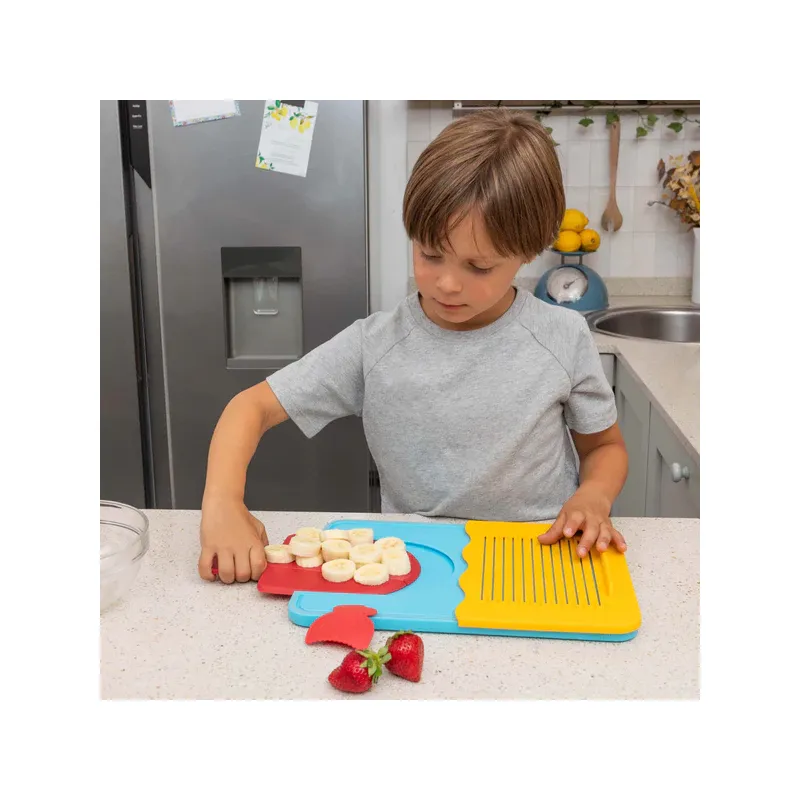 Chefclub Kids cutting board - CHCL-2KITC981 - Chef Club - Cook like a grown-up - Le Nuage de Charlotte